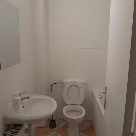 Apartment Appt Close To Grand Place Sleeps 6 Brussels