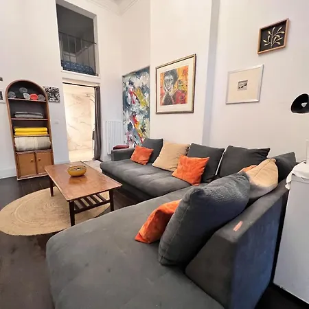 Chic Comfortable Loft With Patio And Natural Light Apartment