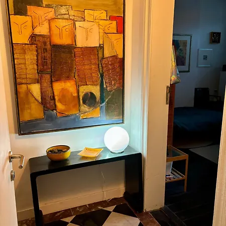 Art Apartment *