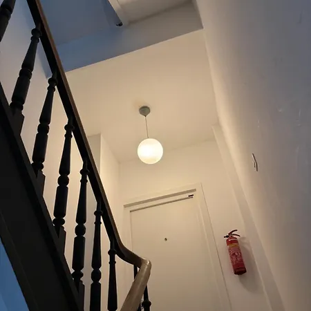 Logement Entier Midi Apartment