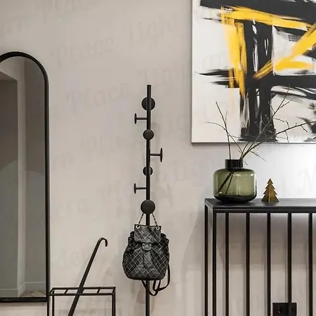 Apartment Light And Modern Place *