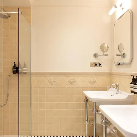 Hotel Fleur De Brussels