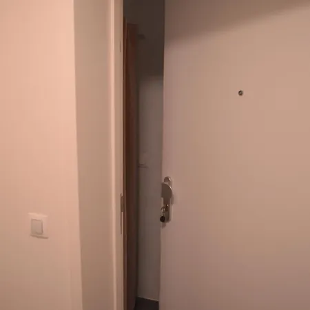 Apartment 1br Metro Hopital Erasme Bordet Handicapt Friendly