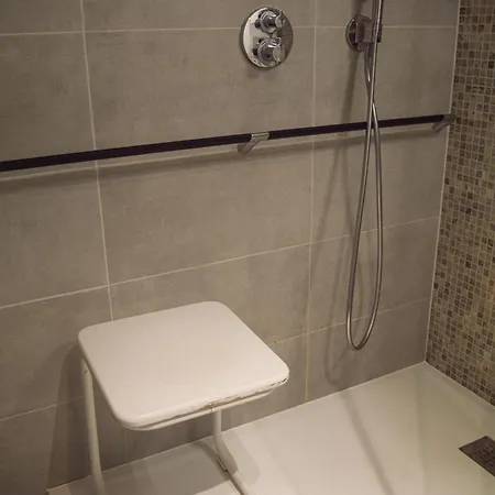 1br Metro Hopital Erasme Bordet Handicapt Friendly Apartment