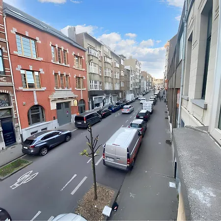 Apartment Modern In Molenbeek-saint-jean / 77 M² / Parking