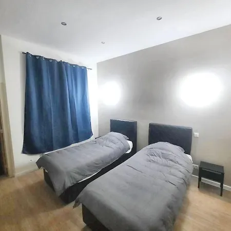 Modern In Molenbeek-saint-jean / 77 M² / Parking Apartment *