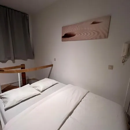 Apartment En Duplex Au Rez-de-chaussee 10 Minutes Du Centre Brussels