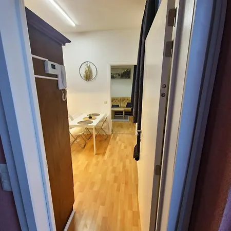 Appartement Sauna, Atomium, Expo Brussels, Stadium Roi Baudoin, Kinepolis, Planetarium, Centre *