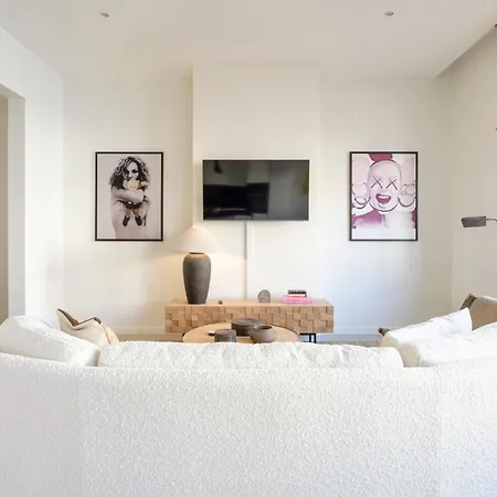 Flats De La Trinite Apartment