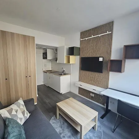 Cozy Pierre & Marie Curie Apartment
