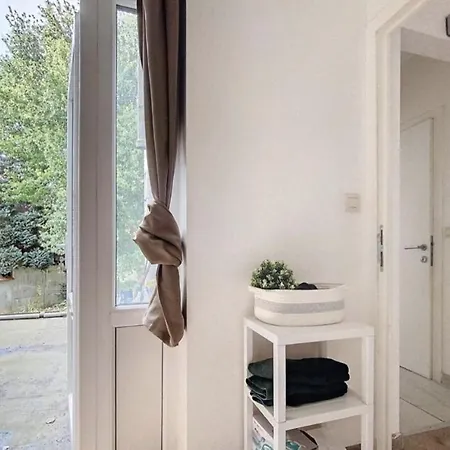 2 Apartment *