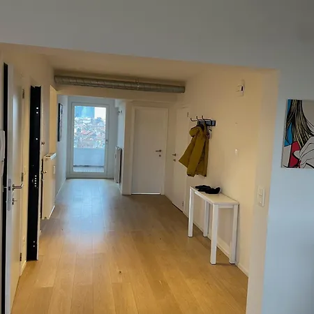 Penthouse Deschanel