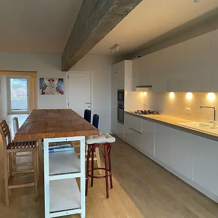 Penthouse Deschanel Apartment *