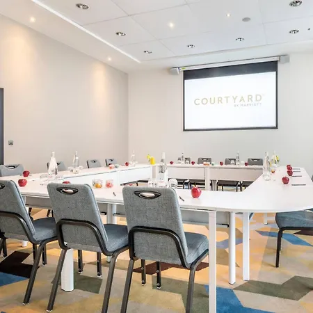 Courtyard By Marriott Hotel 4*