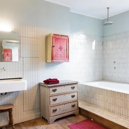 Maison Et Jardin De Charme - Sud Vakantiehuis *
