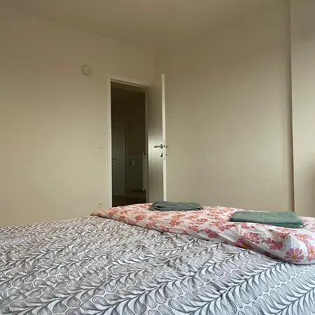 Penthouse Deschanel Apartment Brussels