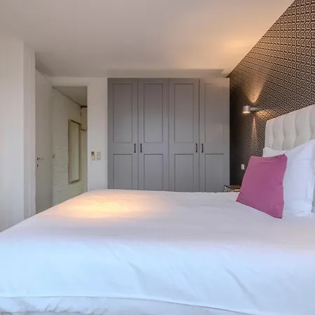 Beautiful Penthouse With Terrace In Apartment *