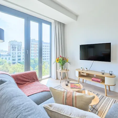 Apartment Spacious In *