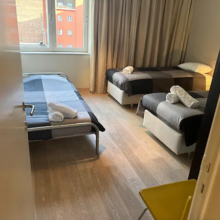 Comfortable Two Bedroom In Center Apartment *