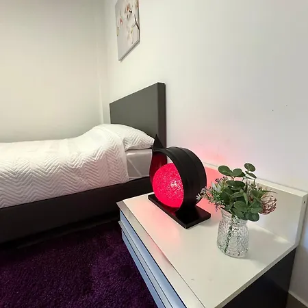 Apartment Calme Avec Jardin & Terrasse Metro Direct Centre De *