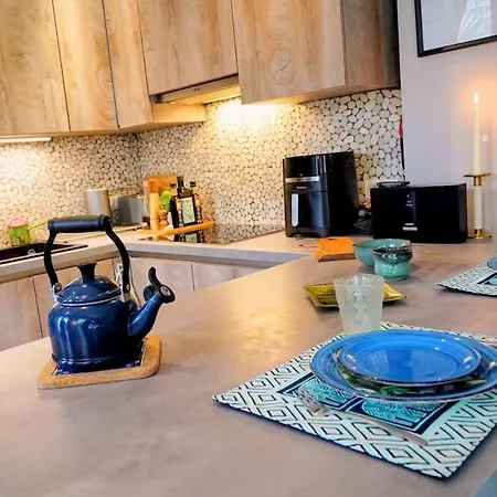 Appartement Oasis Of Charm In Brussels! Brussel