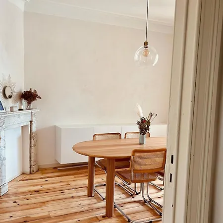 Bright And Cozy In Brussels