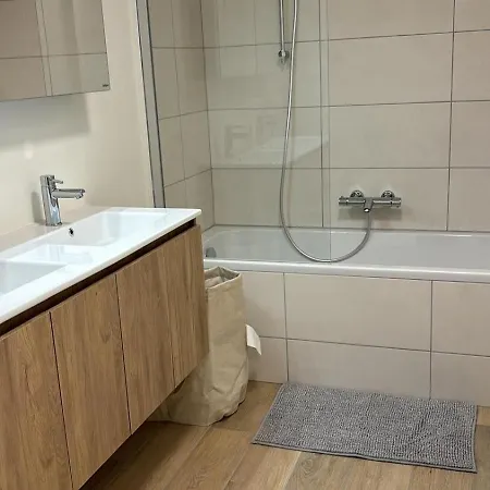 Luxurious In Center Apartment