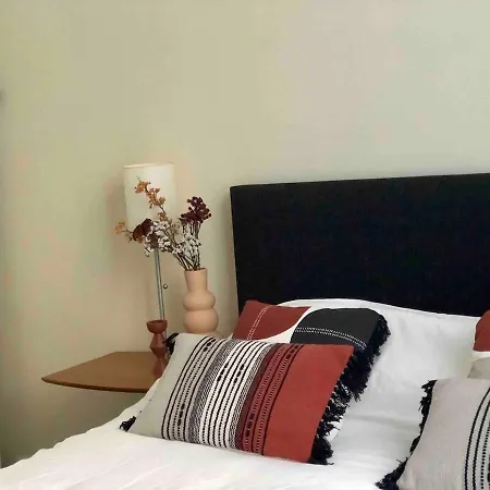 Apartment Cosy 1 Bedroom In Eu District *