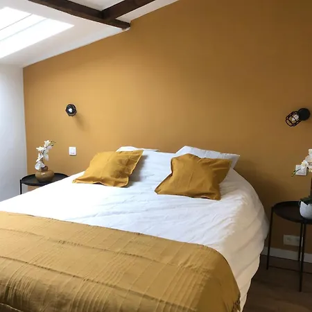 Absolute Charm 3 Bedroom 3 Bathroom With Ac Eu District Apartment *