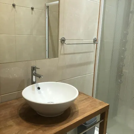 Appartement, Deux Au Pied Du Metro Montgomery * Brussels