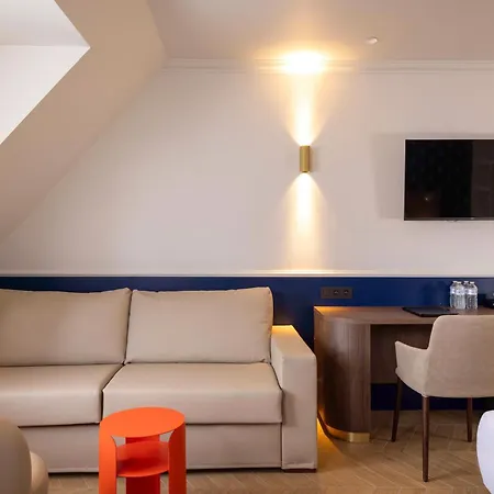 Hotel The Augustin 4*