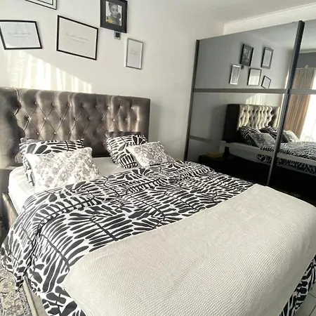 Apartment Strelitzyahouse *