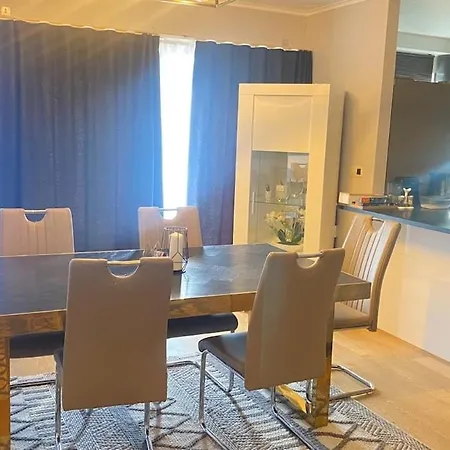 Strelitzyahouse Apartment *
