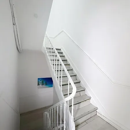 Confort Accueillant 8 A 10 Personnes - Touristique A Apartment Brussels