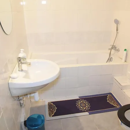 Apartment Confort Accueillant 8 A 10 Personnes - Touristique A Brussels