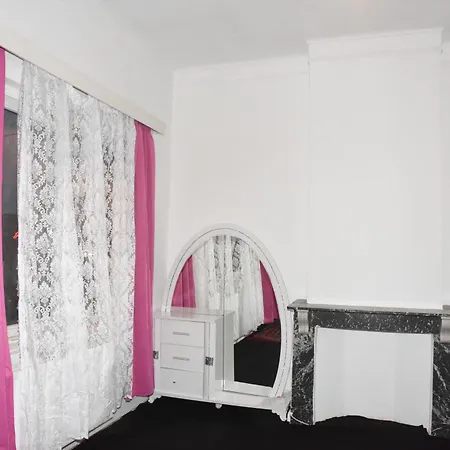 Confort Accueillant 8 A 10 Personnes - Touristique A Apartment Brussels