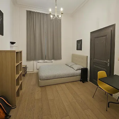 Cozy Louisa #1 Apartment