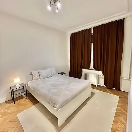 Grand Luxueux A Centre Apartment