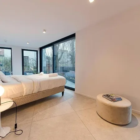 Town House 4 Bedrooms Brussels