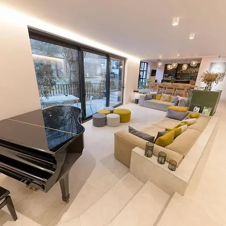 Villa Town House 4 Bedrooms Brussels