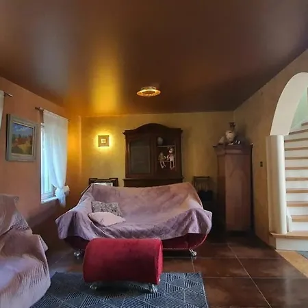 Town House 4 Bedrooms Villa *