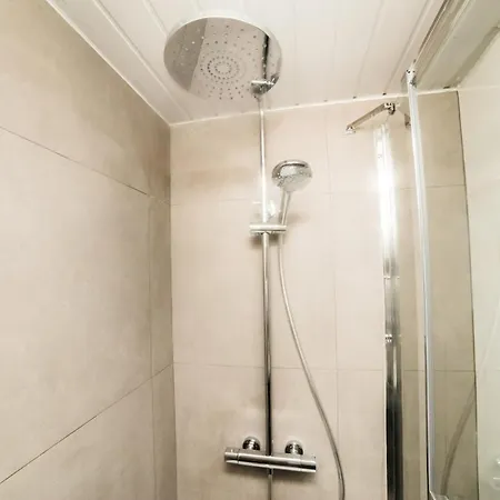 Spacious And Chic 1br - Separate Kitchen & Washer Apartment
