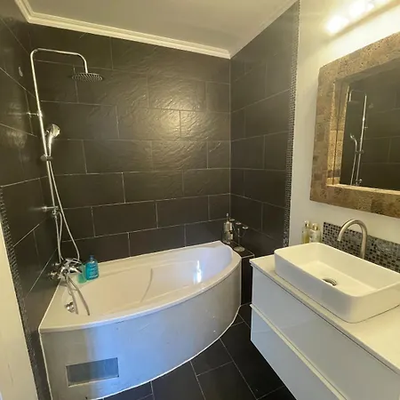 Le Flagey Place Apartment