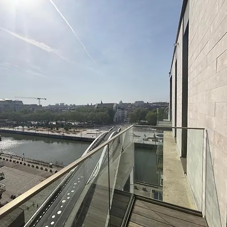 Apartment Splendid Penthouse In Center With Water View Brussels