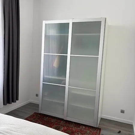 Modern 1 Bedroom And Sofa Bed Apartment Brussels