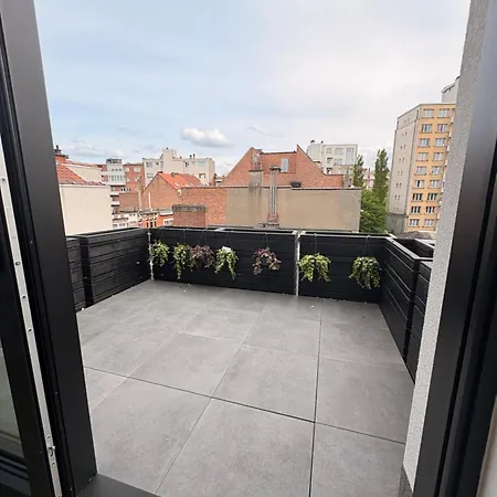 Bright And Minimalist Private Bedroom Montgomery Area * Brussels