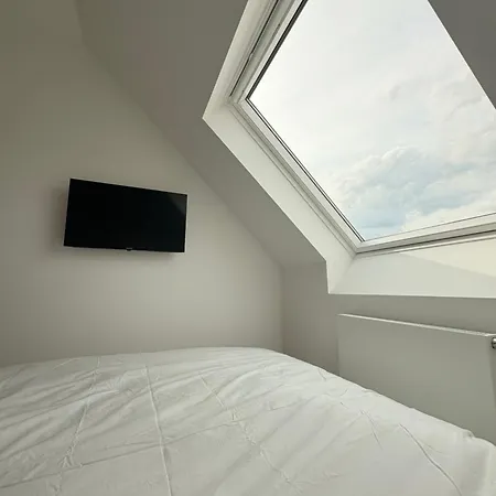 Guest house Bright And Minimalist Private Bedroom Montgomery Area *