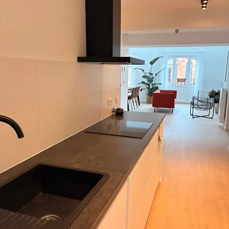 Guest house Bright And Minimalist Private Bedroom Montgomery Area Brussels
