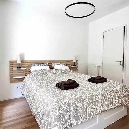 Cozy 2 Min From Grand Place Apartment