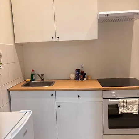 Fully Renovated Near Centre & Midi Apartment *